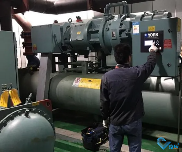 中央空調(diào)螺桿機維修